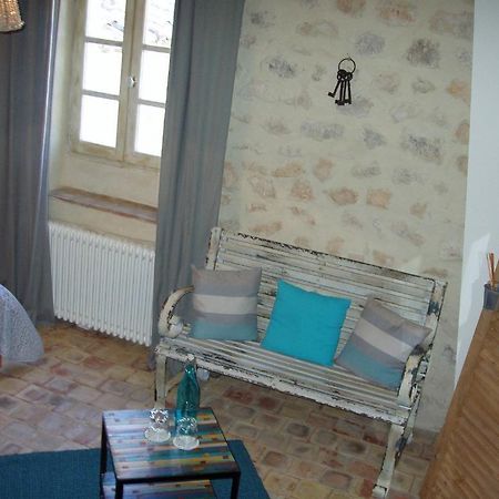 Mas Bella Cortis Bed & Breakfast La Garde Adhemar Ruang foto
