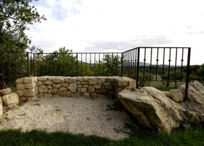 Mas Bella Cortis Bed & Breakfast La Garde Adhemar Bagian luar foto